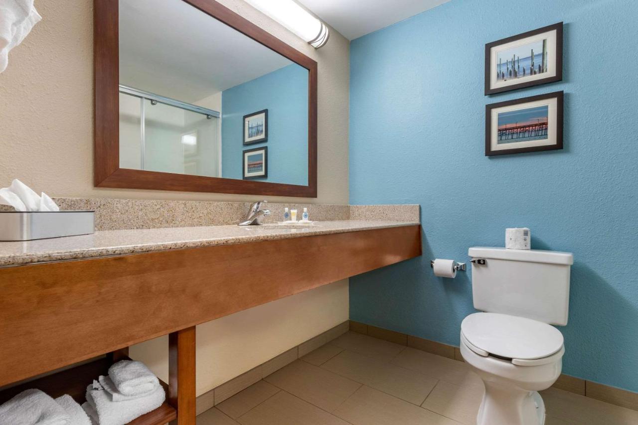 Comfort Suites Southport - Oak Island Buitenkant foto